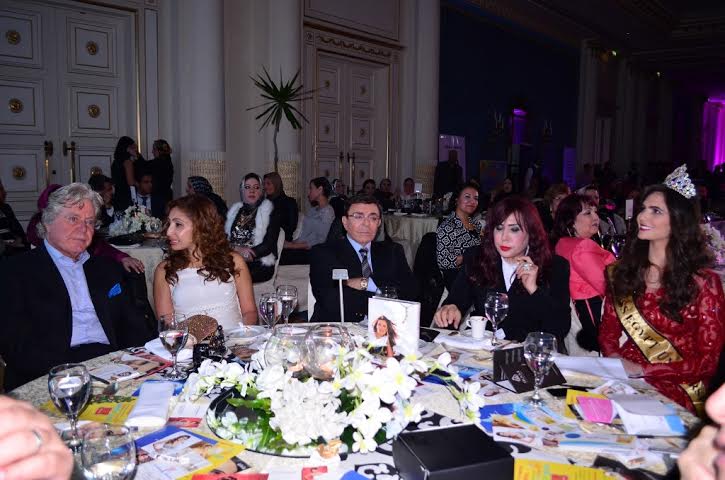 صور حسين فهمي مع زوجته رنا القبيصي في حفل جمالك يا إسكندرية