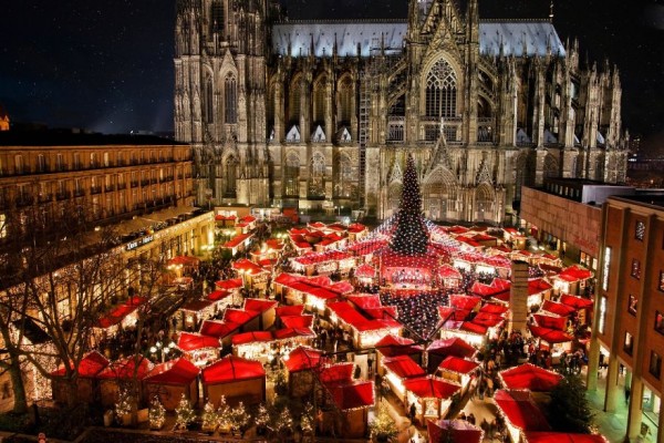 صور الاحتفال بالكريسماس حول العالم 2014