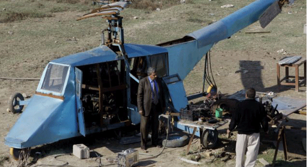 بالفيديو رجل عراقي يصنع طائرة هليكوبتر بتكلفة 24 ألف دولار