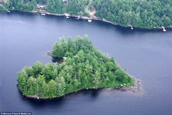صور جزيرة العشاق Blueberry في كندا 2015