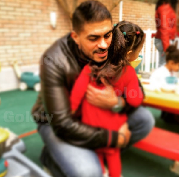 صور خديجة ابنة خالد سليم 2015 , صور خالد سليم وهو يحضن ابنته 2015