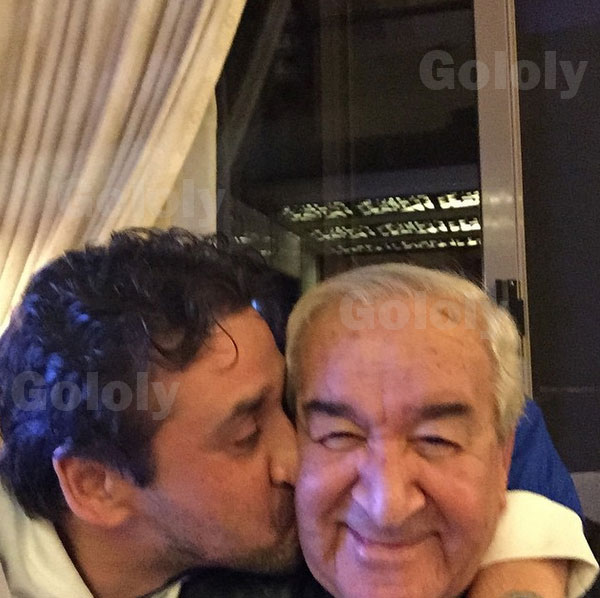 صور كريم عبدالعزيز مع والده 2015