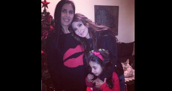 صور إليسا وهي تحتفل بعيد الميلاد مع عائلتها 2015