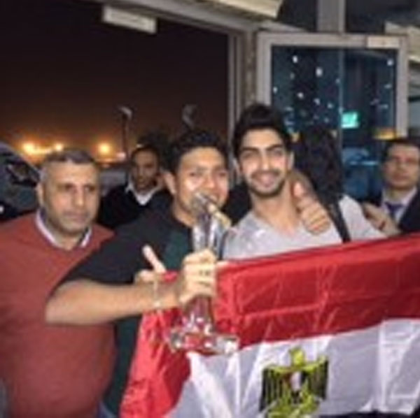 صور استقبال محمد شاهين نجم ستار اكاديمي 10 في مطار القاهرة الدولي