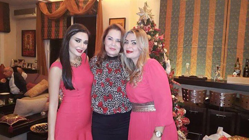صور سيرين عبدالنور وهي تحتفل بعيد الميلاد مع أسرتها 2015
