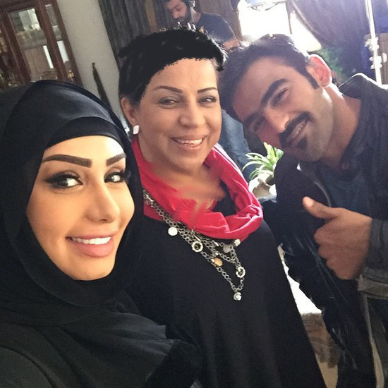 صور المذيعة الكويتية هنادي الكندري بالحجاب الاسود 2015