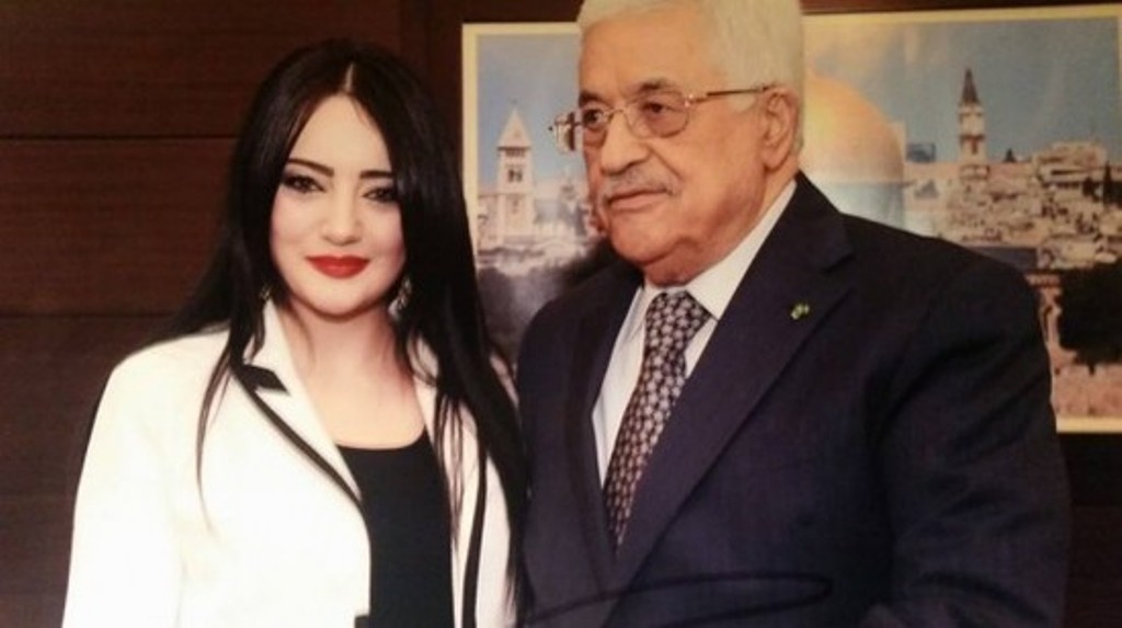 صور محمد عساف وهيثم خلايلة ومنال موسى مع الرئيس الفلسطيني 2015