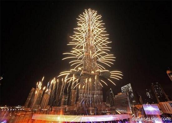 صور احتفالات ليلة رأس السنة فى برج خليفة بدبى 2015