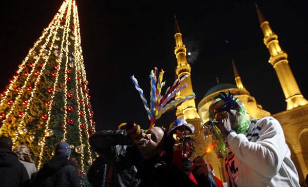 صور احتفالات 2015 في مختلف دول العالم