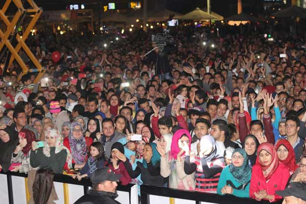 صور حفلة هشام عباس في ليلة رأس السنة 2015