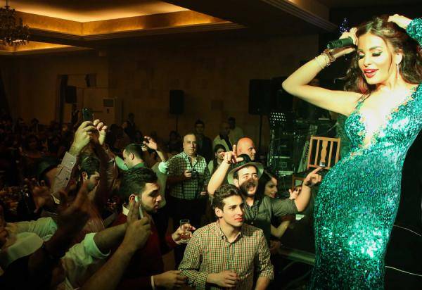 صور حفلة دومينيك حوراني في ليلة رأس السنة 2015