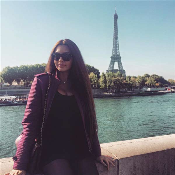 صور لاميتا فرنجية وهي تقضي شهرالعسل في باريس 2015