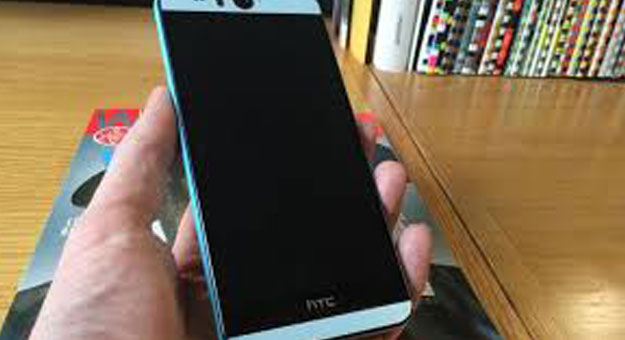 بالصور مقارنة بين HTC Desire 826 و HTC Desire EYE
