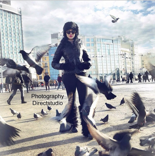 صور جيني إسبر بملابس كاجول جلدية ضيقة في تركيا 2015