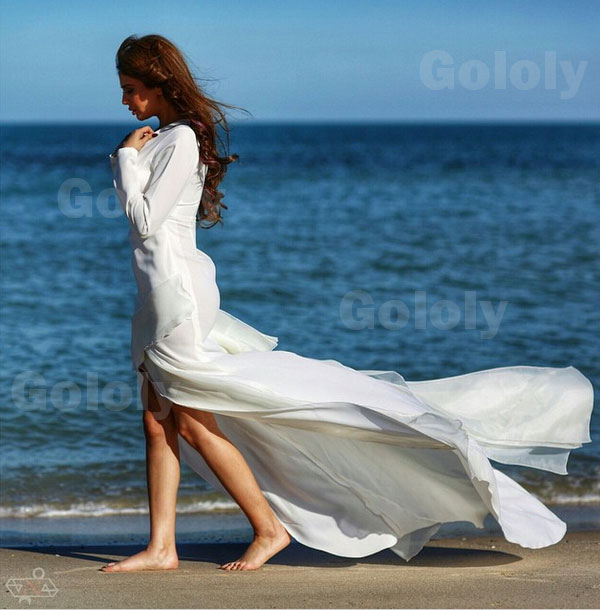 صور مريم حسين وهي تتمشى على البحر حافية القدمين
