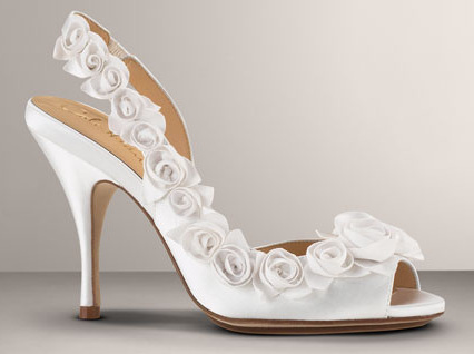 بالصور احدث اشكال احذية زفاف 2015 للعروسة