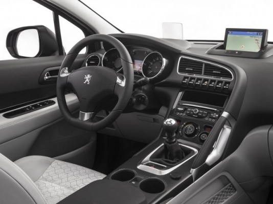 صور ومواصفات سيارة بيجو Peugeot 3008 موديل 2015