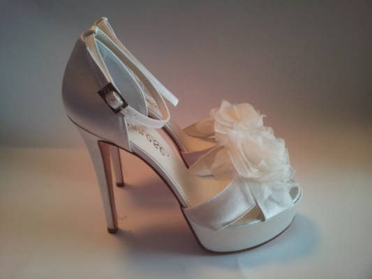 صور احذية زفاف للعرايس موضة ربيع 2015