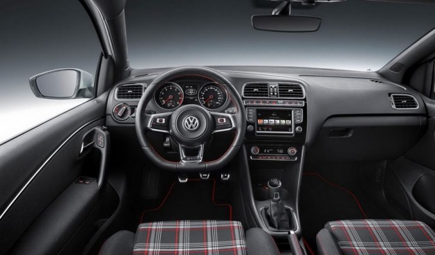 صور مواصفات سعر سيارة فولكس فاجن بولو Polo 2015 Volkswagen