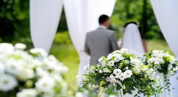 نصائح ونقاط مهمة يجب معرفتها قبل اقامة حفل زفاف في الاماكن المفتوحة 2015