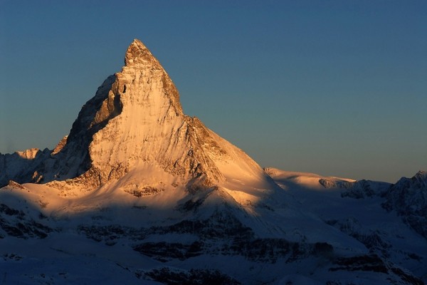 بالصور .. أجمل جبال العالم تمثل سحر الطبيعة 2015