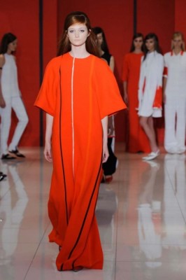 صور أزياء وملابس باللون البرتقالي موضة ربيع 2015