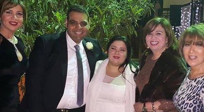 صور نور الشريف في حفل زفاف ابنته سارة 2015