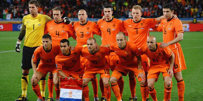 تشكيلة مباراة هولندا واسبانيا اليوم الثلاثاء 31-3-2015