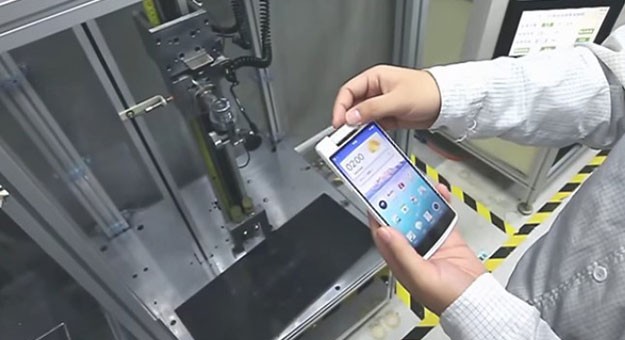 بالفيديو شاهد كيف تختبر شركة اوبو هواتفها الجديدة 2015