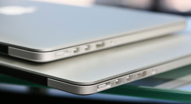 بالفيديو اختبار لابتوب ابل MacBook Pro ضد الصدمات والماء والحرارة