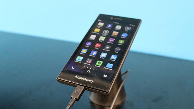 بالفيديو بلاك بيري تكشف عن مواصفات هاتف BlackBerry Leap الجديد 2015