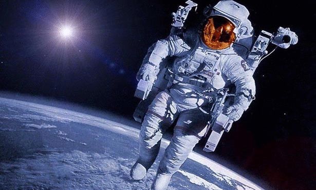 اليوم الثلاثاء 26-5-2015 الذكرى ال64 لميلاد رائدة الفضاء سالي رايد
