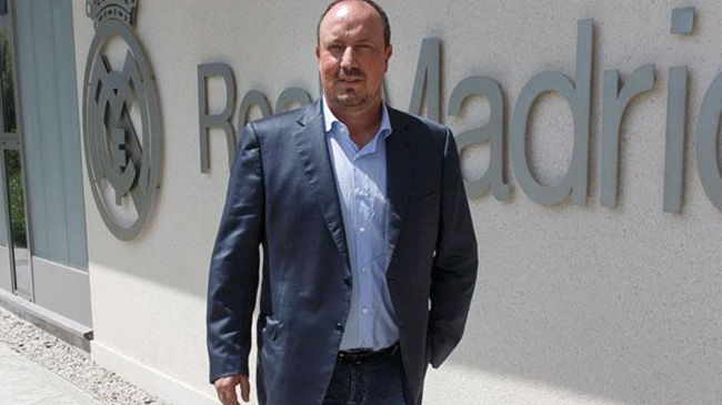 بالصور .. تعيين رافايل بينيتيز مدرباً لريال مدريد حتى 2018