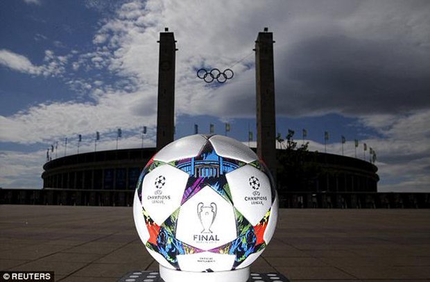 صور كرة مباراة نهائي دورى أبطال أوروبا 2015