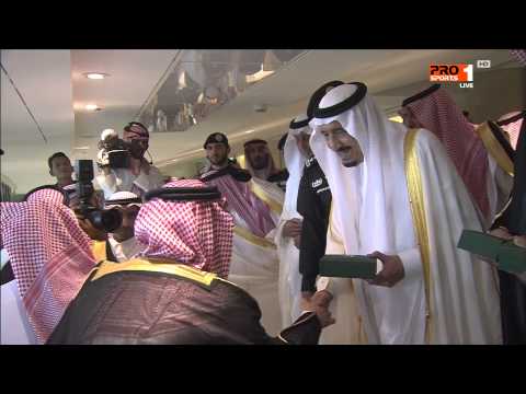 بالفيديو احتفال لاعبي الهلال بكأس خادم الحرمين الشريفين 2015