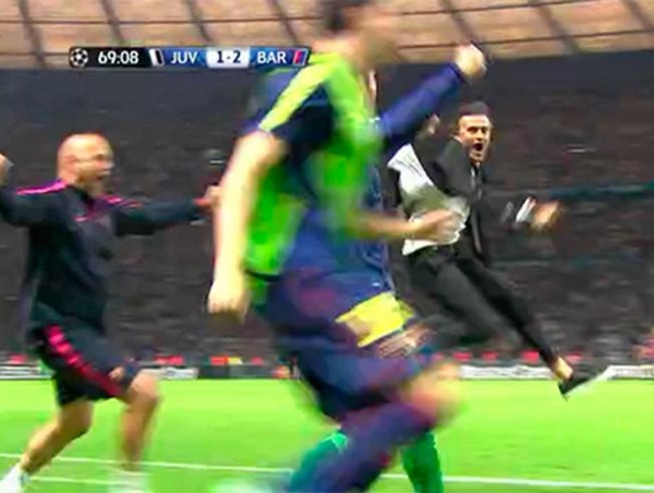 صور فرحة انريكي بهدف سواريز في نهائي دوري أبطال أوروبا 2015