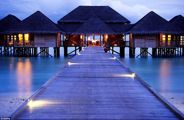 صور فندق جيلي لانكان فوشي في جزر المالديف 2015