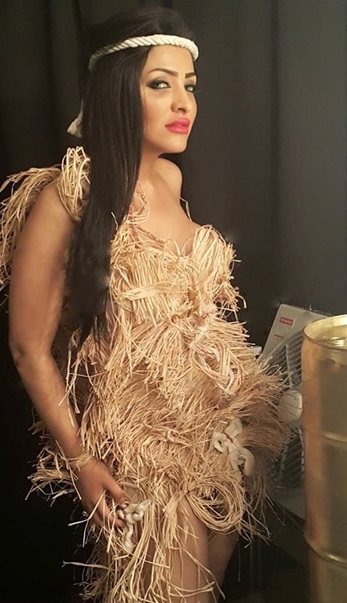 صور الراقصة برديس وهي ترتدي فستان مصنوع من القش 2015