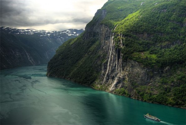 بالصور أروع الشلالات الطبيعية في العالم 2015