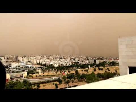 بالفيديو عاصفة رملية تغزو مدينة عمان الاردن اليوم الاحد 2-8-2015