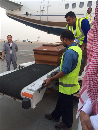 بالصور لحظة وصول جثمان الاعلامي السعودي سعود الدوسري الى الرياض 2015