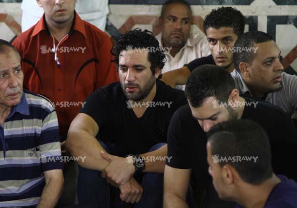 صور عادل امام الزعيم ومحمود ياسين في جنازة الراحل نور الشريف 2015