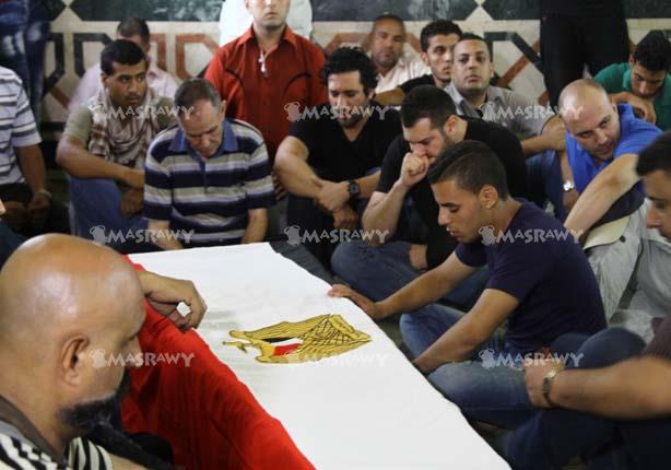 صور عادل امام الزعيم ومحمود ياسين في جنازة الراحل نور الشريف 2015