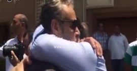 بالفيديو انهيار وبكاء فاروق الفيشاوى في جنازة نور الشريف 2015