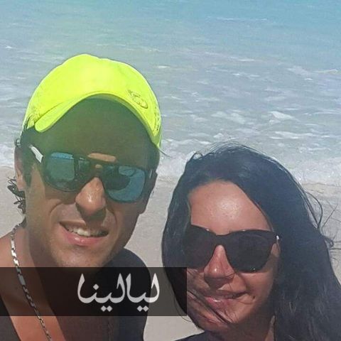 صور يوسف الشريف مع زوجته على شاطئ البحر 2015