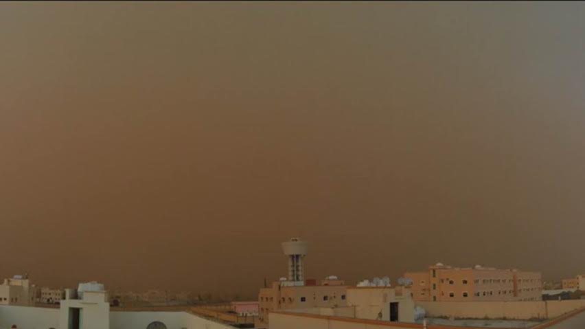 بالصور عاصفة رملية تضرب محافظة القريات اليوم 7-9-2015