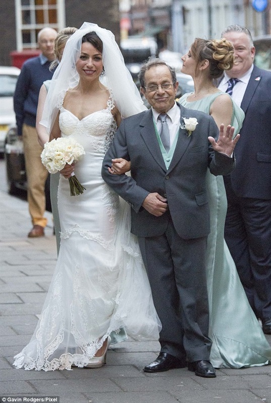 صور حفل زفاف إيفا كارنيرو طبيبة نادي تشيلسي 2015