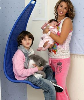 صور جويل مع اطفالها 2012