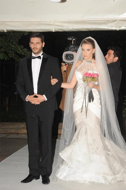 صور زواج نسيم وجلنار ابطال مسلسل ليلى التركي