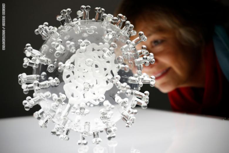 صور تمثال فيروس كورونا مصنوع من الزجاج 2020